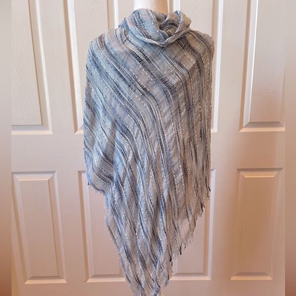 BLUE CAPE WITH WOODEN CLOSURE ONE SIZE FITS MOST - Picture 6 of 6